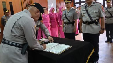 Kapolres Serang, AKBP Condro Sasongko memimpin sertijab Wakapolres, Kasat dan sejumlah Kapolsek. Foto: Yono