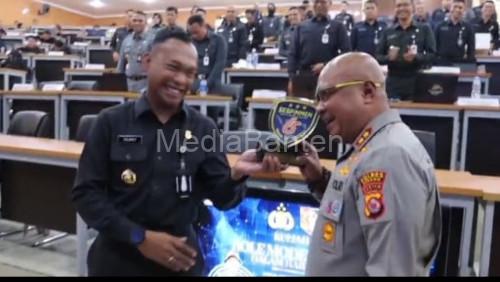 Kapolres Serang, AKBP Condro Sasongko berikan pembekalan ke Siswa Sispemmen Polri. Foto: Yono
