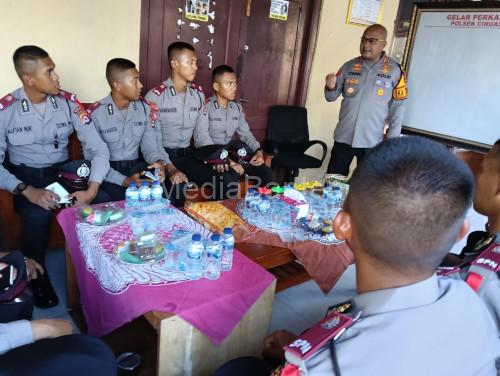 Kapolres Serang, AKBP Condro Sasongko beri pembekalan ke siswa calon bintara. Foto Yono