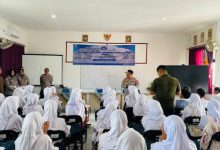 Kapolres Serang, AKBP Condro Sasongko menyambangi SMAN 1 Potang. Foto Yono