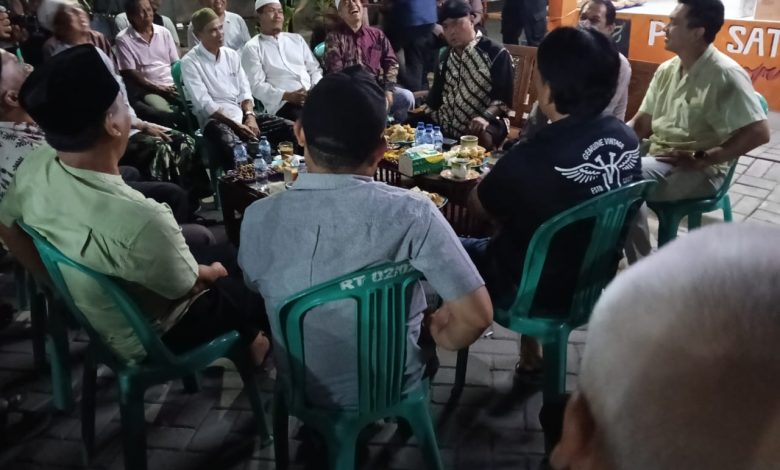 Kapolres Serang, AKBP Condro Sasongko sosialisasikan Pos Kamling. Foto: Yono
