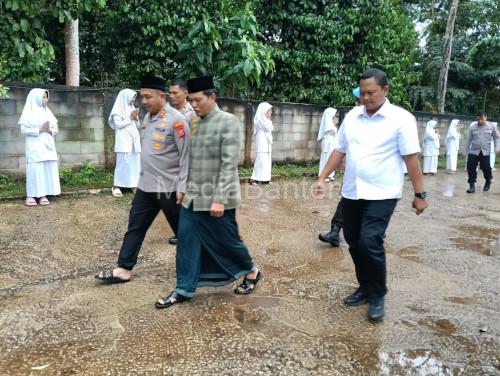 Kapolrels Serang, AKBP Andri Kurniawan kunjung kerja ke Ponpes Shohibul Iman Tunjung Teja. Foto Yono