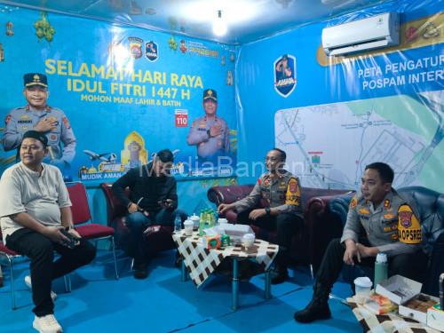 Kapolres Serang, AKBP Andri Kurniawan mencek Pos Pengamanan OPerasi Ketupat Maung 2026. Foto Yonno