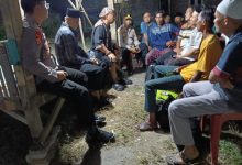 Kapolres Serang, AKBP Condro Sasongko bersama tokoh masyarakt danpemuda Kampung Pasir Nangka. Foto: Yono