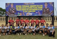 Tim Staf dan Pimpinan Polres Serang dalam Tournamen Bola Voli Putra. foto Yono