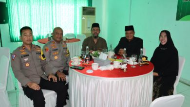 Kapolres Serang, AKBP Candra Sasongko sowan ke Ponpes Sohibul Muslimin. Foto: Yono