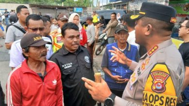para ojek pangkalan atau Opang di kawasan Stasiun KA Tigaraksa. Foto: Antara