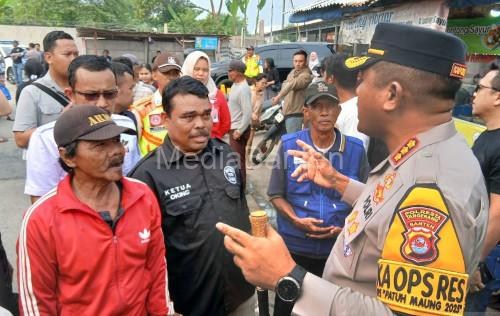 para ojek pangkalan atau Opang di kawasan Stasiun KA Tigaraksa. Foto: Antara