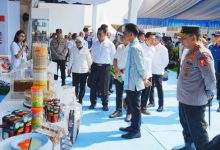 Kapolri, Jenderal Pol Listiyo Sigit Prabowo mendampngi Wapres RI, Gibran Rakabuming Raka. Foto: Antara