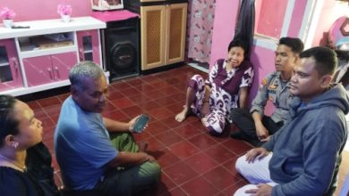 Kapolsek Anyar, Iptu Tb Zueni melakukan Publaket kasus pembuangan bayi perempuan. Foto Daeng Yusvin