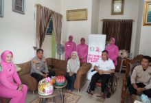 Kapolres Serang, AKBP Andri Kurniawan mengunjungi purnawirawan Polri. Foto Yono