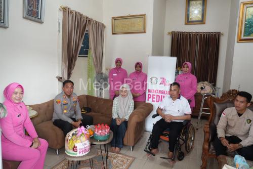 Kapolres Serang, AKBP Andri Kurniawan mengunjungi purnawirawan Polri. Foto Yono