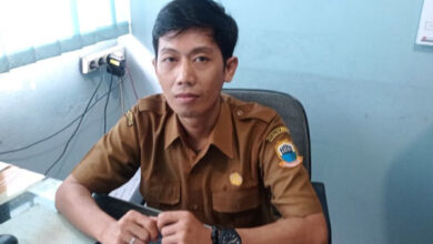 Andri, Petugas Pendataan Disnaker Lebak. Foto: LKBN Antara