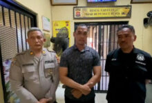 Penjelasan pelaku di bawah umur yang tak disatukan di Ruang Tahanan Dewasa di Polres Serang. Foto: Yono