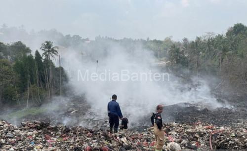 Kebakaran di TPSA Bagednung, Kota Cilegon. Foto: Antara