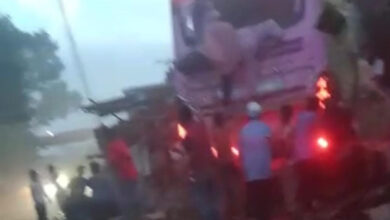 Rombongan ziaran dari Tangerang terlibat kecelakaan beruntunt di Ciamis. Foto: Hendra Hermawan