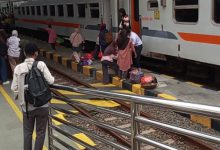 Penumpang kereta api Serang - Rangkasbitung. Foto: Abdul Hadi