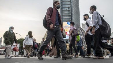 Kesibukan kerja di kota besar seperti Jakarta. Foto: Antara