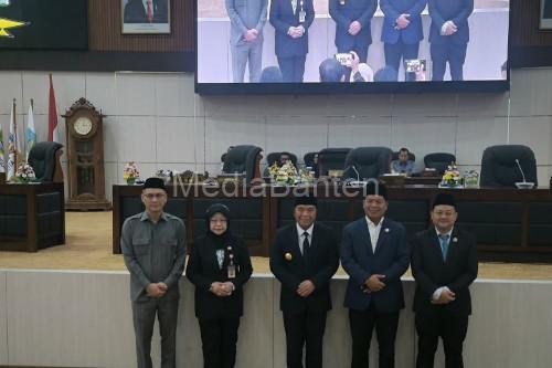 Pembacaan Ketua DPRD Banten definitif. Foto: Antara