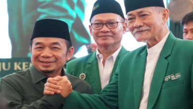 KH Jazuli Juwaini terpilih menjadi Ketua Umum PB Mathlaul Anwar, menggantikan KH Embay Mulya Syarif. Foto Media Center Muktamar MA
