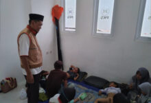 Khitanan massal di DPD PKS Kota Serang. Foto: Aden Hasanudin