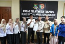 Komisi Informasi Provinsi Banten mengunjungi Pemkot Cilegon. Foto Daeng Yusvin