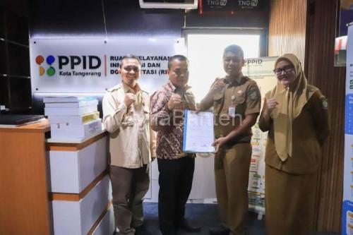 Tim Komisi Informasi Banten saat berkunjung ke PPID Kota Tangerang. foto Antara