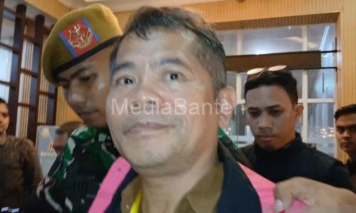 Kejari Kabupaten Tangerang tahan tersangka kasus korupsi dana BOP pendidikan kesetaraan. Foto Antara