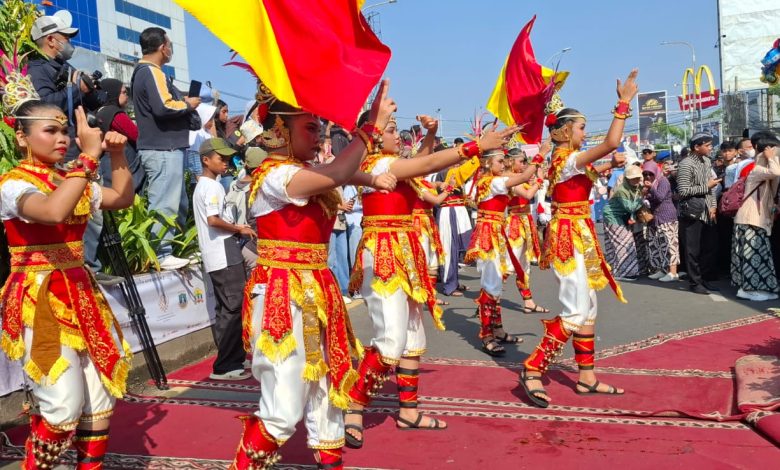 Pawai Budaya HUT Kota Serang ke-18. Foto: Web Pemkot Serang