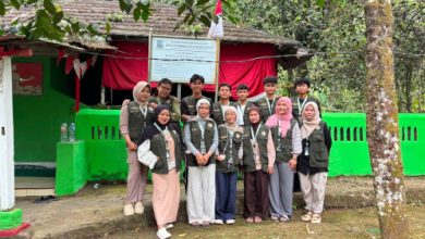 KKM 53 Uniba Serang sedang KKN. Foto KKM 53 Uniba