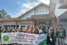 KKN Mahasiswa Unma Banten di Desa Sinarjaya, Kecamatan Cigeulis, Kabupaten Pandeglang. Foto: Eko Supriatno