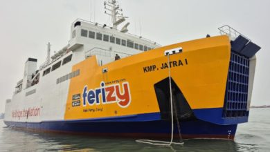 KMP Jatra I milik PT ASDP Indonesia Ferry. Foto Daeng Yusvin