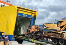 KMP Jatra II Milik ASDP Indonesia Ferry mengankut bantuan dan alat berat untuk Sumatera Utara. Foto Daeng Yusvin