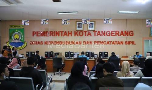 Kantor Disdukcapil Kota Tangerang. Foto Antara