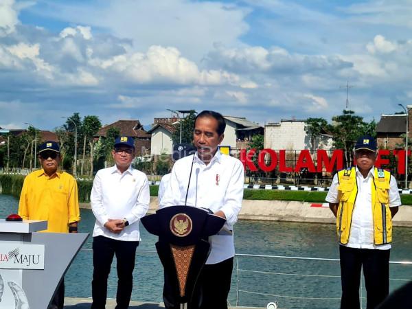 Jokowi resmikan 3 kolam retensi di Bandung. Foto: Humas LPBI NU