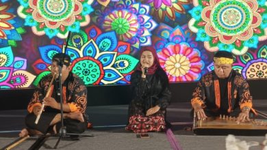 Seni kecapi suling dari Komara Paraguna. Foto Kusma