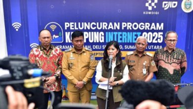 Menteri Komdigi, Metya Hafid dalam peluncuran Kampung Internet. foto: Antara