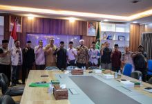 Komisi V DPRD Banten bersama warga di sekitar SMAN 9 Kota Serang. Foto DPRD Banten