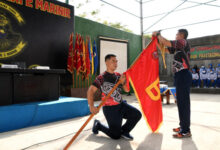Anugerah Kompi Tempur Terbaik Kavaleri dari Danmenkav 2 Mar. Foto: Munawir - Menkav 2 Mar