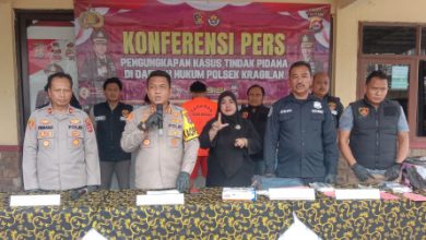 Konfenresi Pers Pencurian uang Alfamart Sentul Lio. Foto: Yono