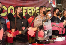 Jumpa pers Polres Cilegon soal bentrok geng motor. Foto: detik.com