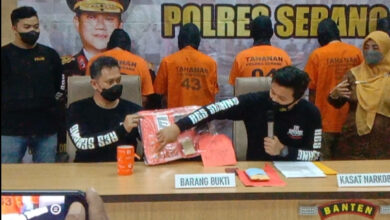 Kurir Narkoba disergap polisi.