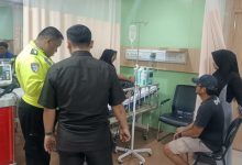 Korban yang kecelakaan lalulintas di Jalan Serang - Jakarta dirawat di rumah sakit. Foto: Yono