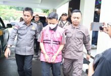 Mantan Pegawai Bank Banten ditangkap Kejati Banten. Foto: Puspenkum Kejati Banten