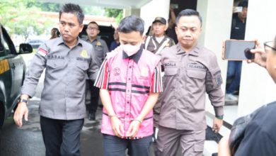 Mantan Pegawai Bank Banten ditangkap Kejati Banten. Foto: Puspenkum Kejati Banten