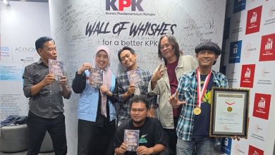 Para penuis Cerpen Anti Korupsi yang meraih rekor MURI. Foto Biro Adpim Banten