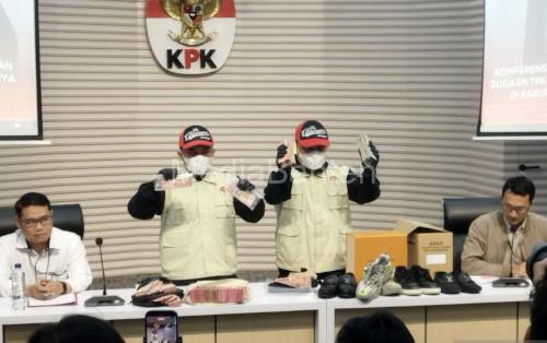 Konferensi pers di KPK soal penetapan Bupati Tulungagung sebagai tersangka. Foto Antara