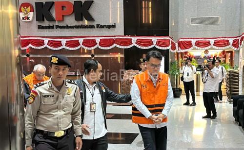 KPK tahan 4 dari 5 tersangka kasus korupsi iklan BJB. Foto Antara