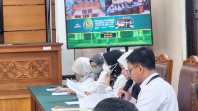 Tim Biro Hukum KPK dalam sidang praperadilan Mantan Menag dalam kasus korupsi kuota haji di PN Jakarta Selatan. Foto Antara