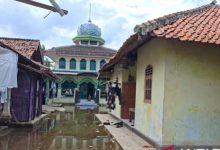 Kampung Kuranji, Kecamatan Binuang, Kabupaten Serang sudah 23 hari terendam banjir. Foto Antara